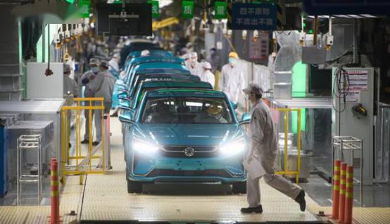 攜手同行，換新出發(fā) 當(dāng)熱干面遇上胡辣湯的汽車銷售新篇章